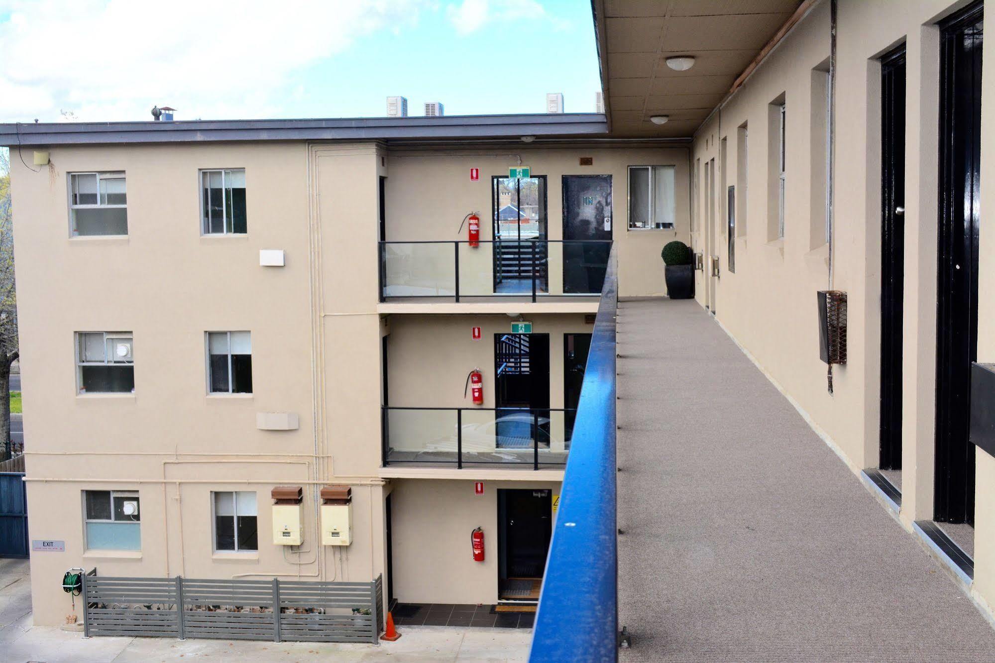 Birches Serviced Apartments Melbourne Exterior foto